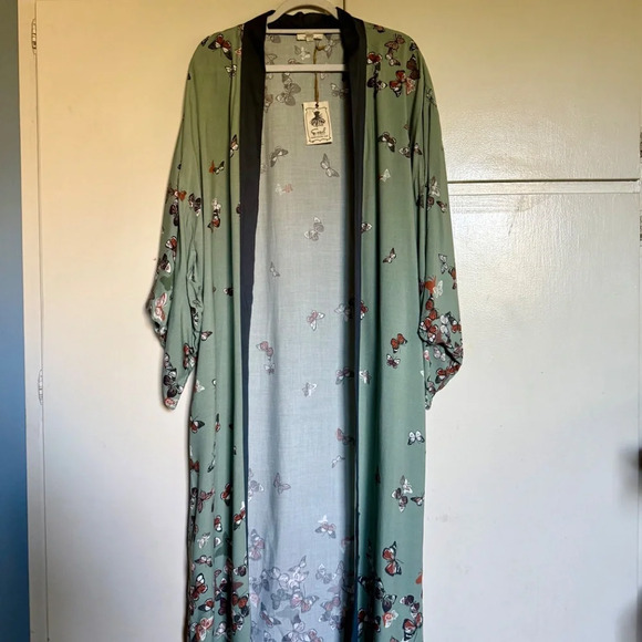 NWT Easel Sage Green Butterfly Open Front Maxi Kimono Size Small - Picture 4 of 10